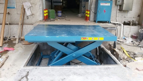 百色电动剪叉式升降平台厂家