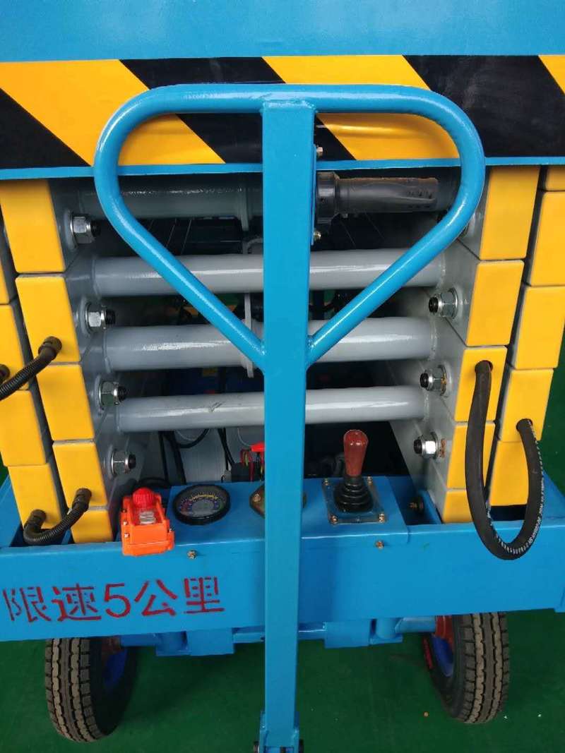 百色辅助行走式升降平台