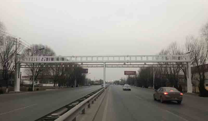 百色公路限高杆